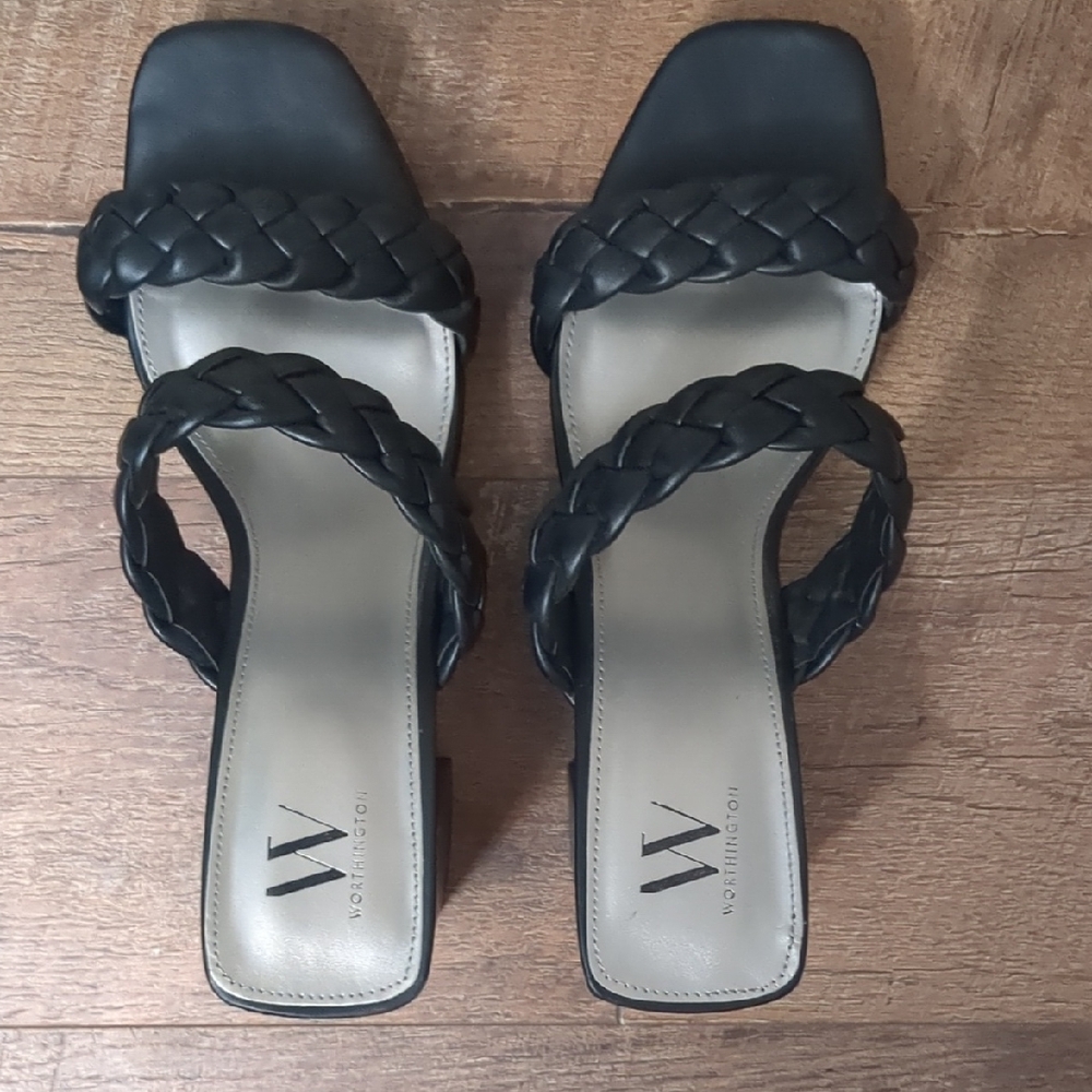 Worthington Black Heels Elegant and Versatile